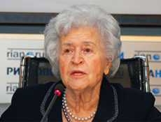 Время читать. Книга Льва Данилкина об Ирине Антоновой 