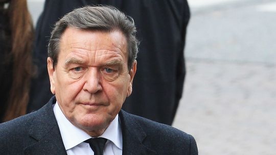 Altkanzler Schröder warnt Sozialdemokraten vor Hollande