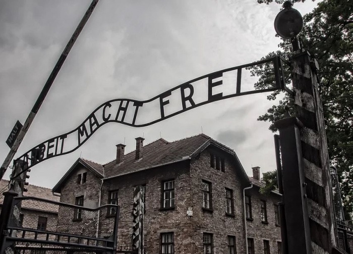 ворота Освенцима
